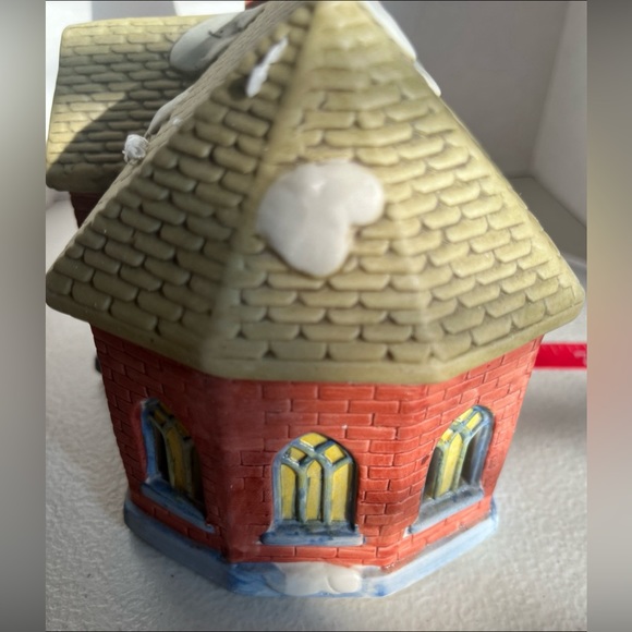 Dickens Of London Porcelain Collectable Lighted Church - Picture 10 of 12